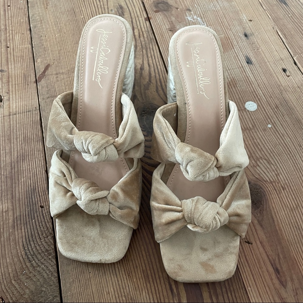 Brand New! Jessi Caballero Chunky heels.